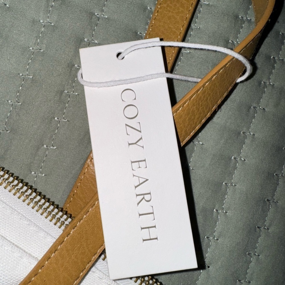 Cozy Earth tote bags (there are two). Both of them for the prices of one!! - Picture 9 of 9
